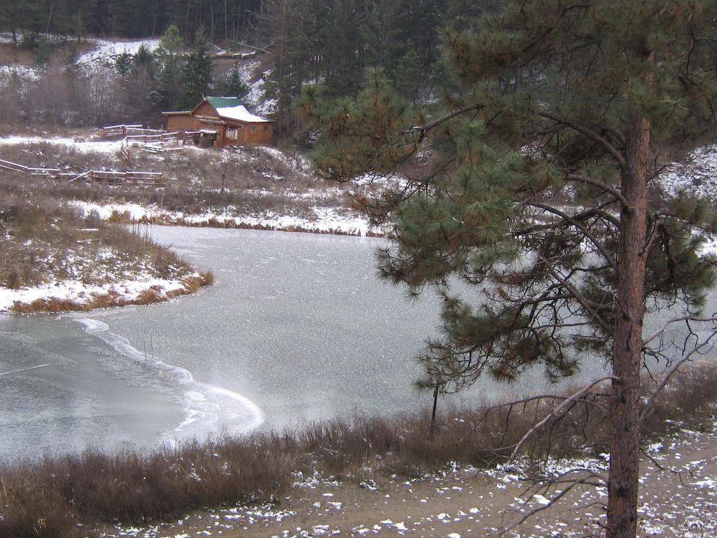 Rainbow Lake Castle Resort Принстон Экстерьер фото